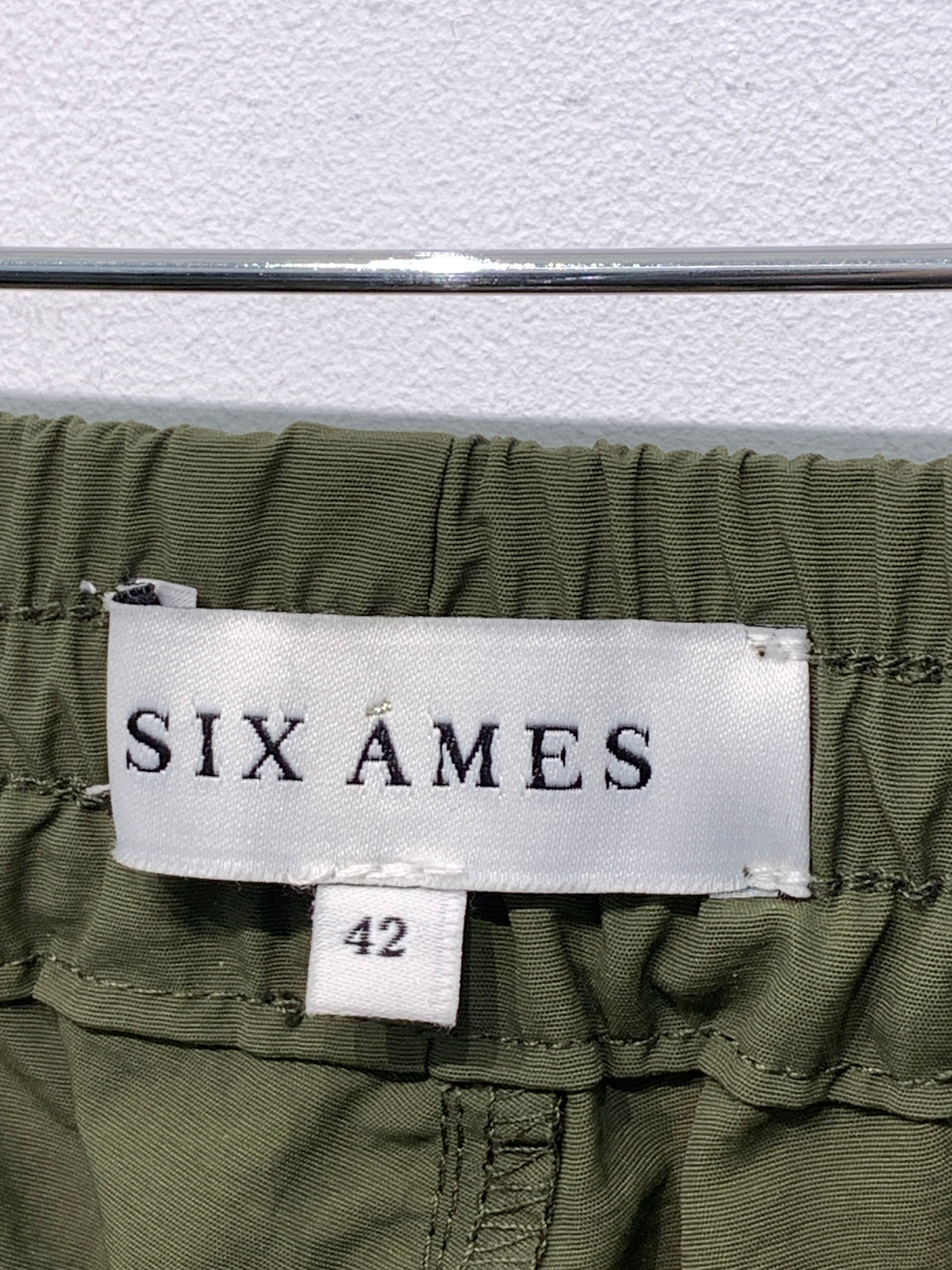 Six Ames Bukser